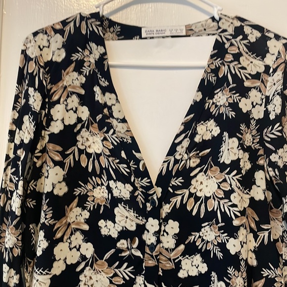 ZARA V-neck blouse - Picture 2 of 5